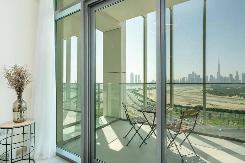 Burj Khalifa View - 1Bedroom - Pool & Gym Dubai Apartment